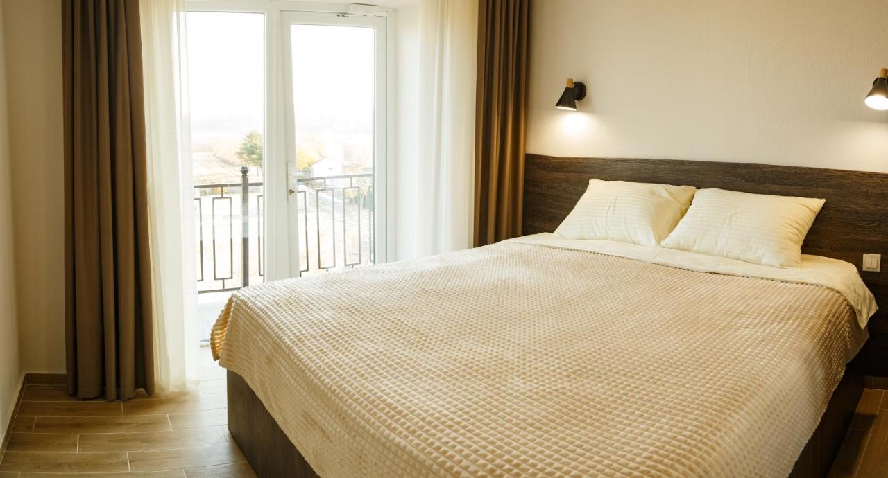 Colinele Aurii Cimislia Hotell Eksteriør bilde